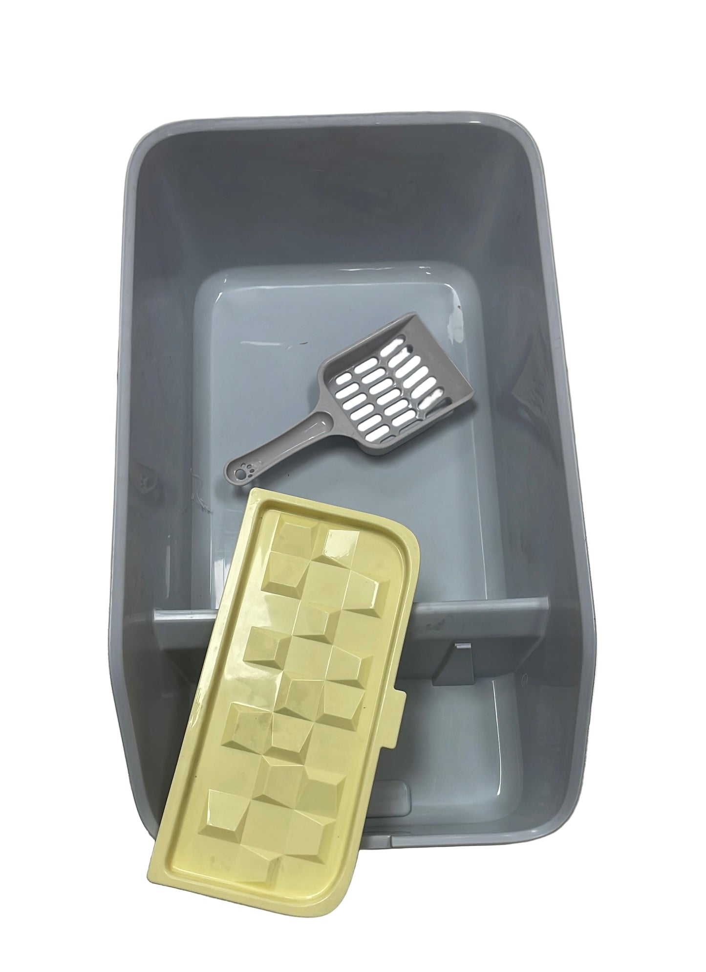 Cat litter box with scoop holder